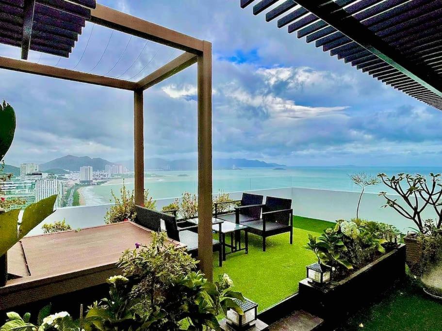 Holi Ocean Vista Sky Villa