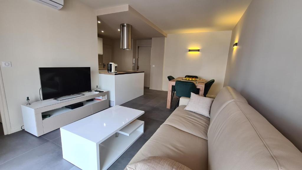 Face mer et plages appartement avec terrasse. - 3