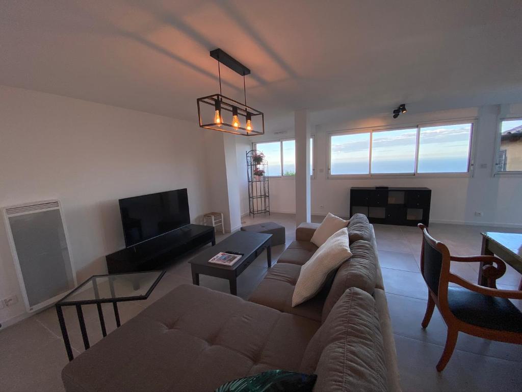F1 4-Bedrooms Villa with Parking, AC & Pool 8 to 10 guests - 5