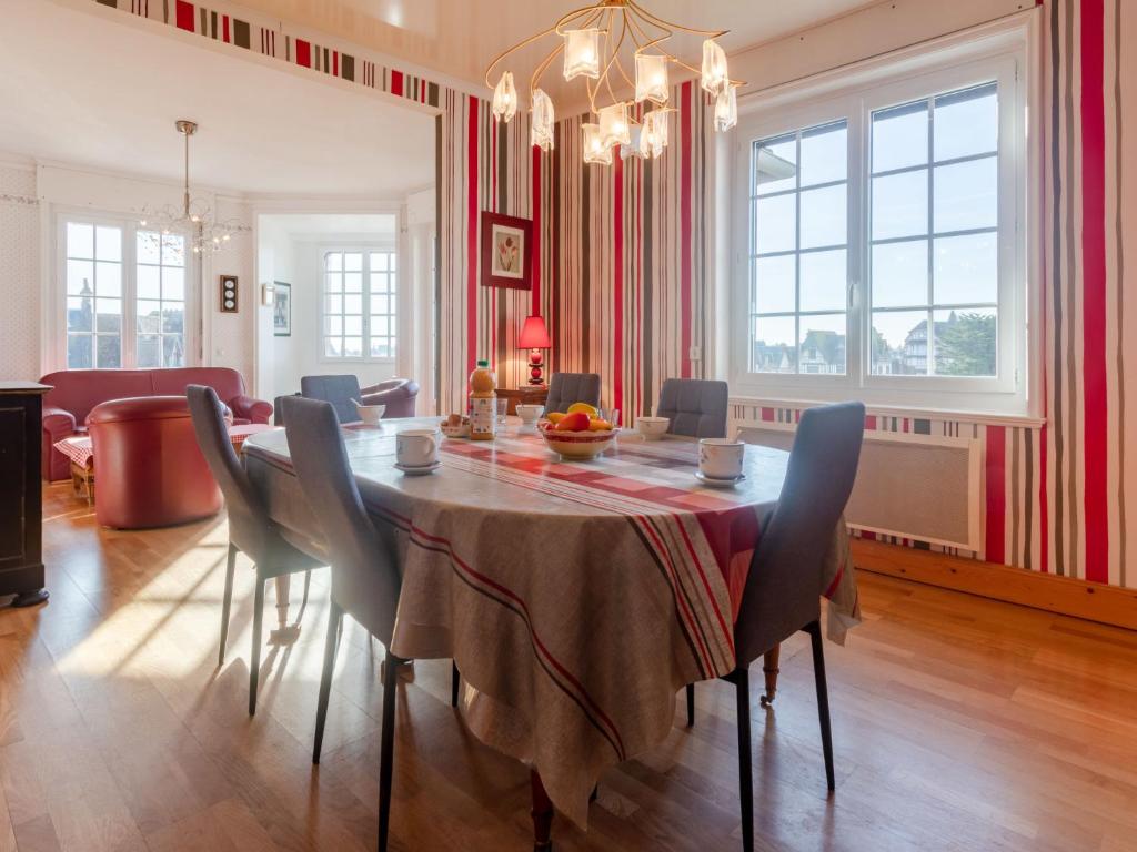 Apartment Le Normandie Home by Interhome - 5