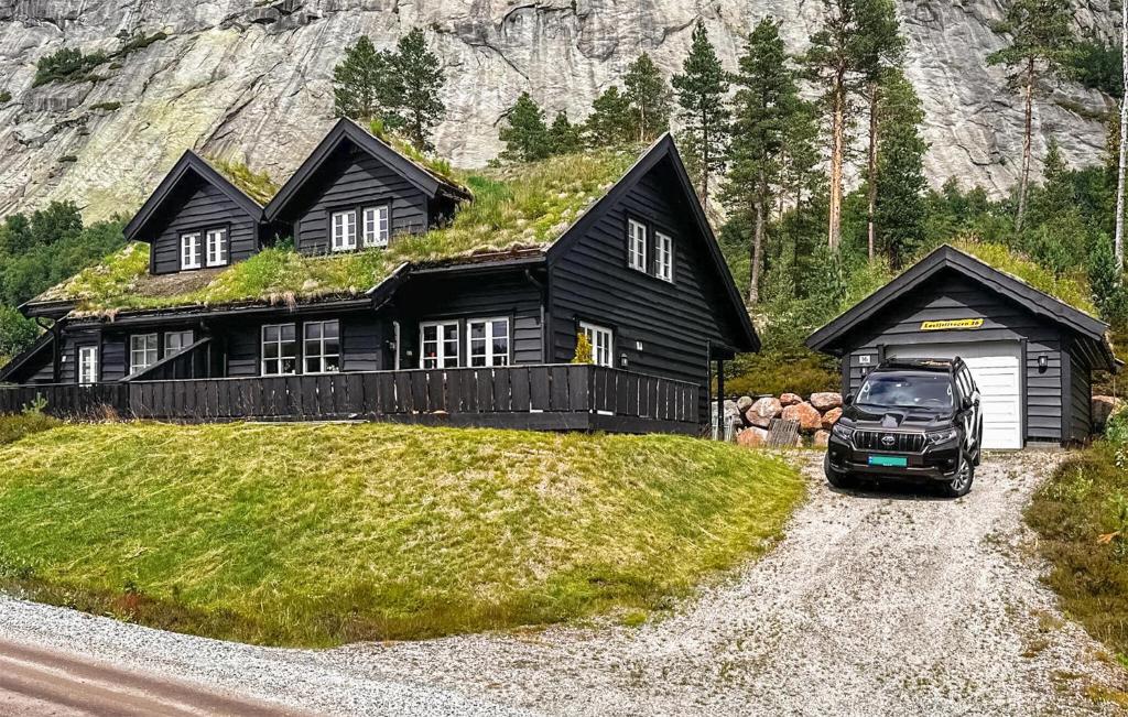Gorgeous Home In Rysstad With Wifi