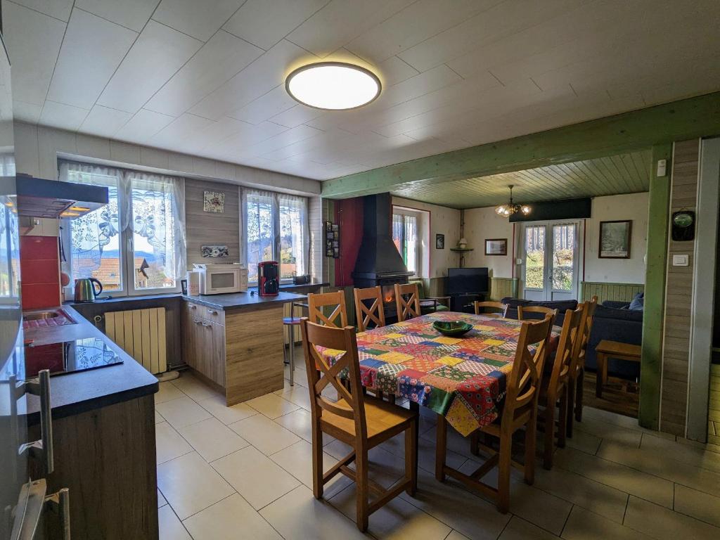 Gîte spacieux en ancienne ferme rénovée, idéal pour familles et amis – proche randos et sites touristiques - FR-1-589-6, Ban-sur-Meurthe-Clefcy