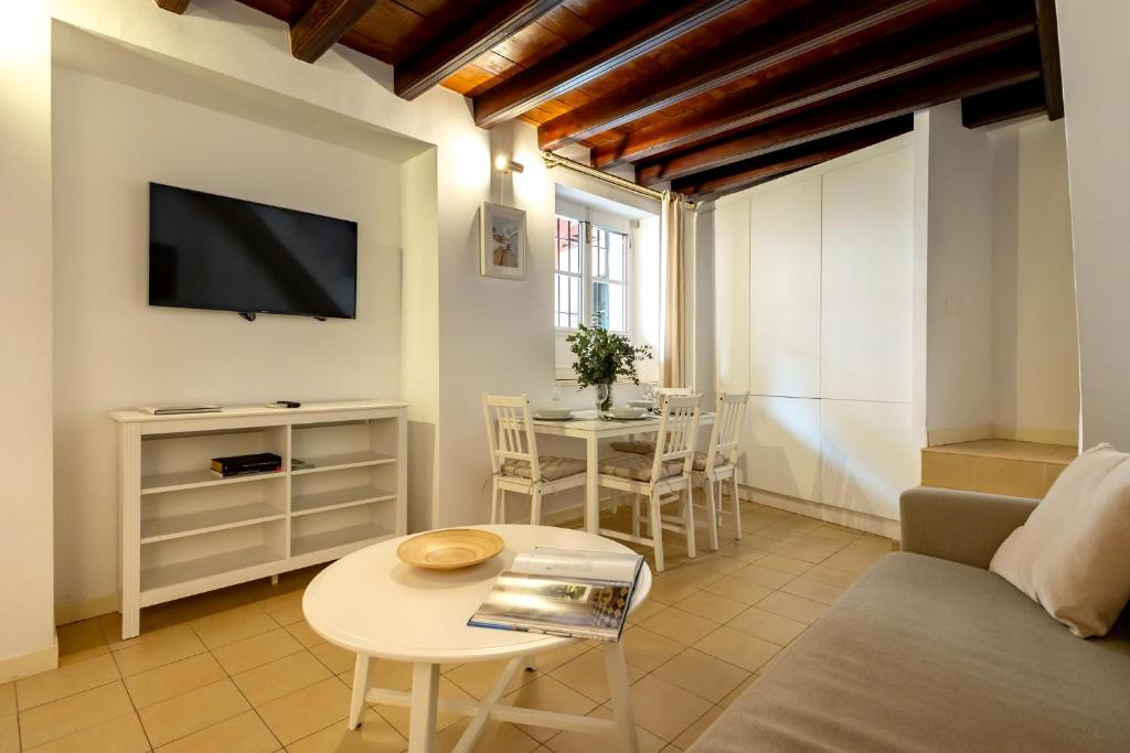 Charming 2 Bedroom Apartment at Plaza el Salvador by OCityzen - 4