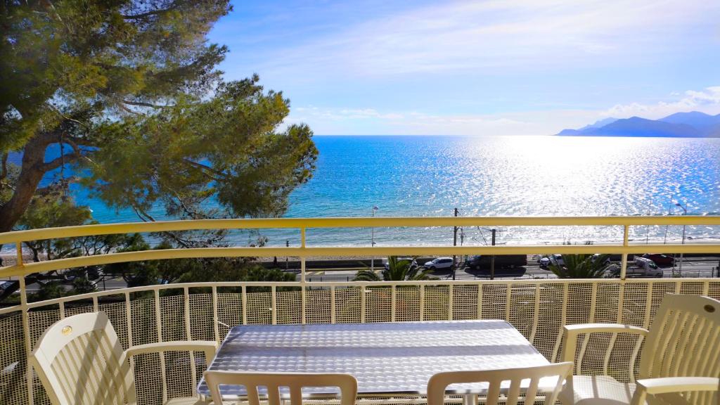 T2 vue mer et plage, 6 personnes by Palmazur - 5