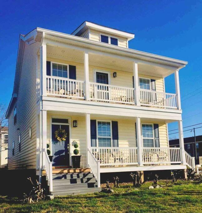 UPSCALE Ideal location 4 beach vacay H20 views, Virginia Beach