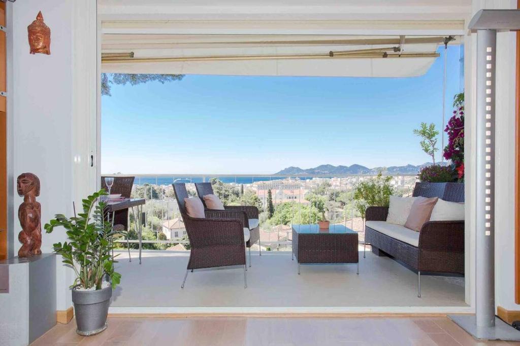 Appartement chic à Cannes, avec terrasse et cheminée, 83 m² - 1