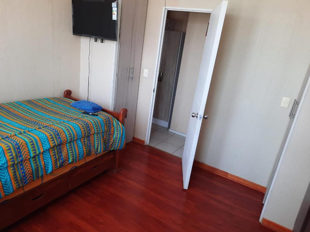 Comparto Depto. en La Cisterna ( hermoso y cómodo, cómo en casa) - 2