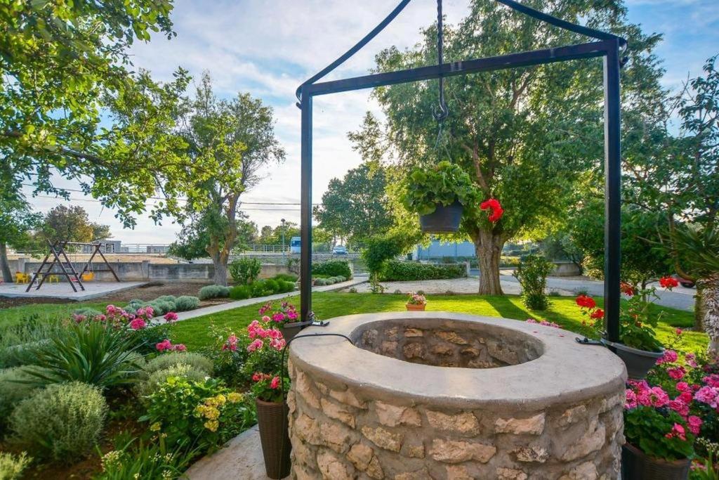 Apartment in Zaton (Zadar) with sea view, loggia, air conditioning, Wi-Fi (4810-4), Zaton