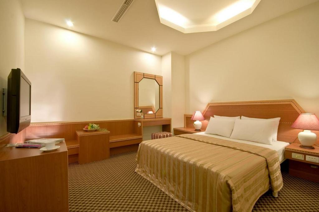 Good Ground Hotel Tainan photo