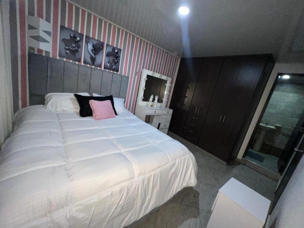 Full apartment with fast wi-fi, Bogotá