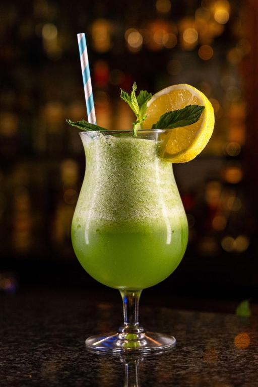 Alimentos e Bebidas