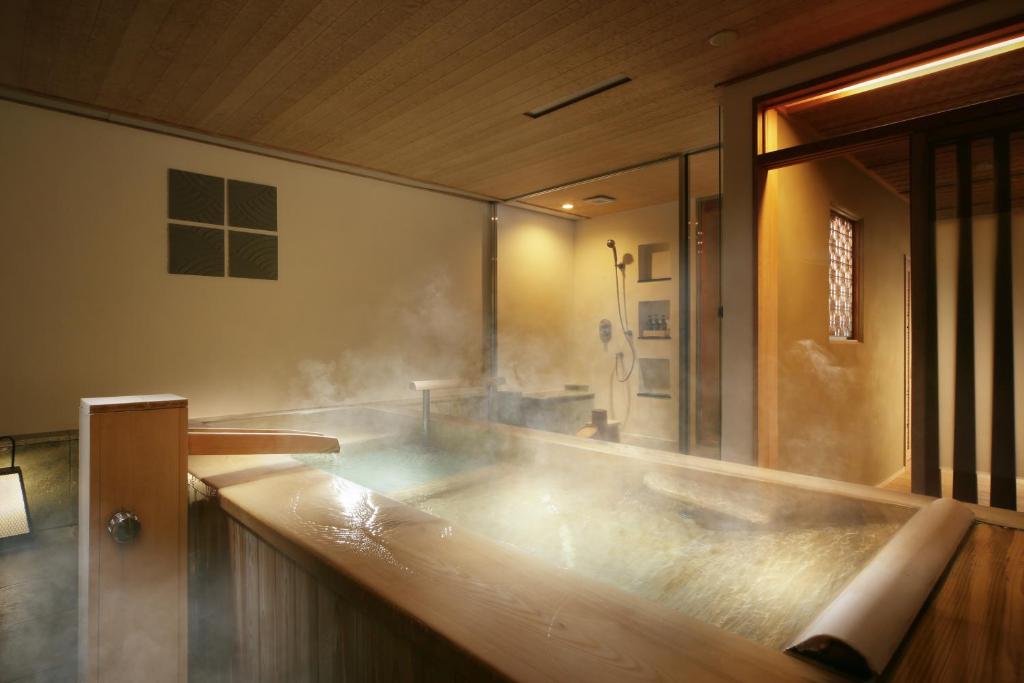 Hot spring bath