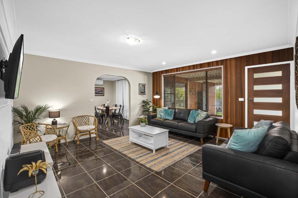 Emerald Hub 1 and 2, Emerald Beach