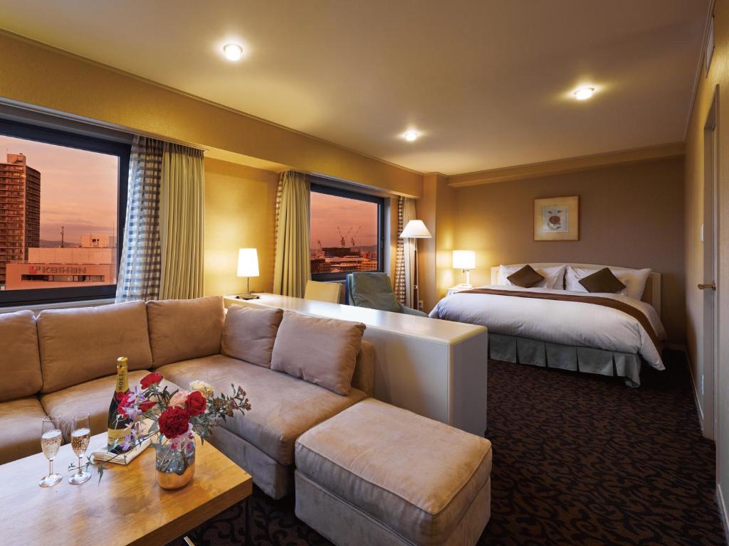 1. 호텔 아고라 오..