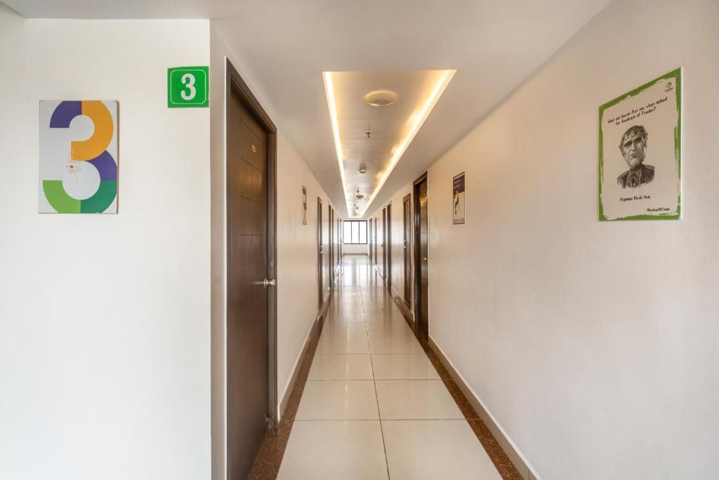 フロント・ロビー