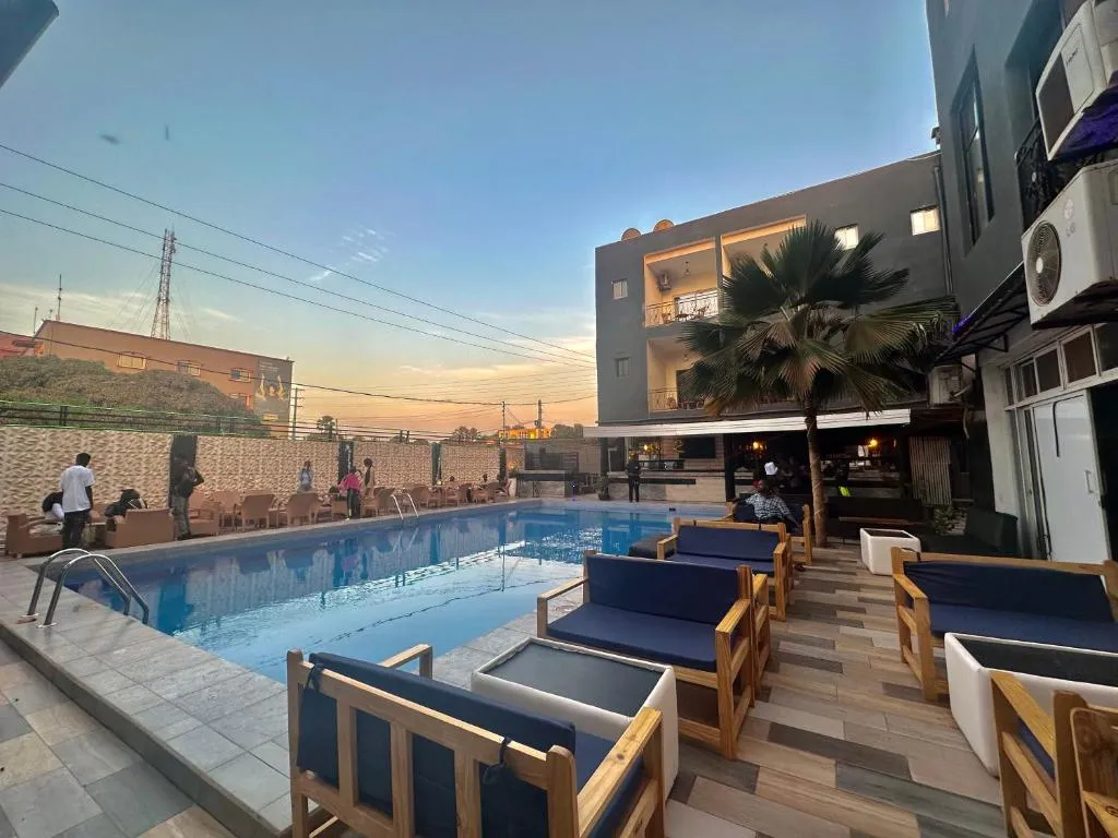 Apartments Plaza Hotel, hotel in Kololi