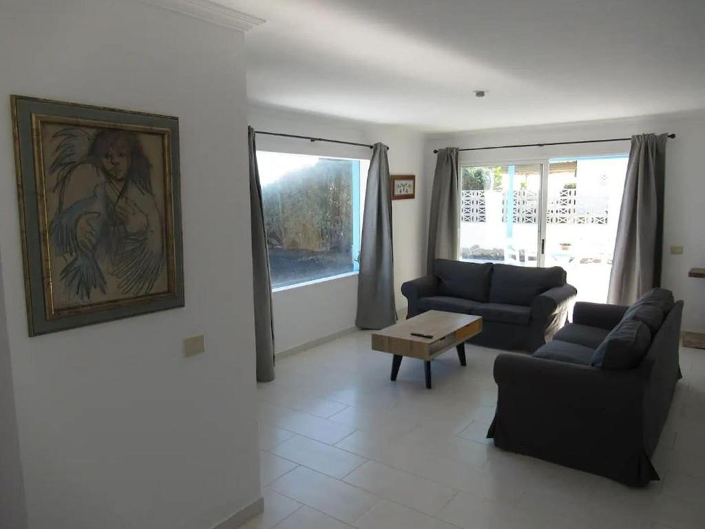 Villa in Fuerteventura with Ocean Views - 3