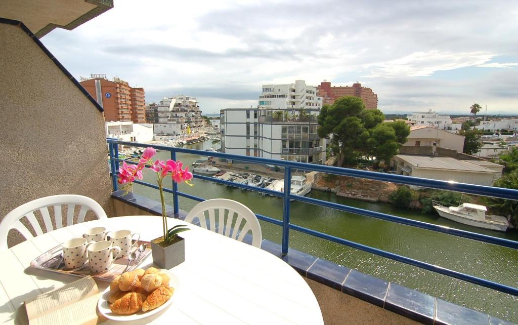 RNET - Port Margarita 3C, Roses