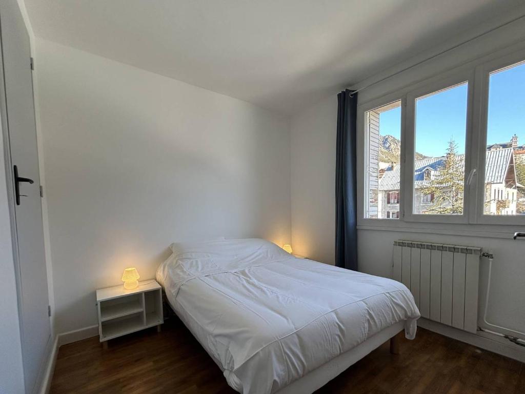 Appartement 3 pièces lumineux à Briançon avec parking - FR-1-330C-141 - 3