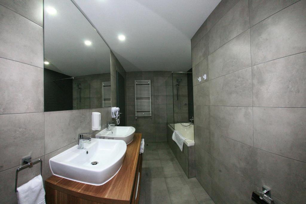 Hotel President photo