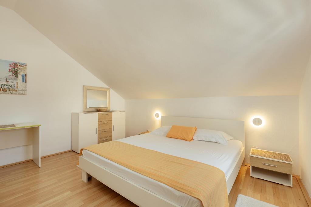 Suberic Apartments - 1