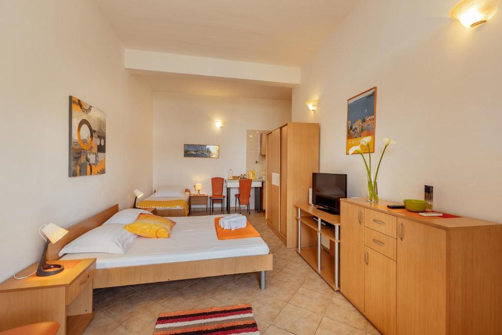 Suberic Apartments - 3
