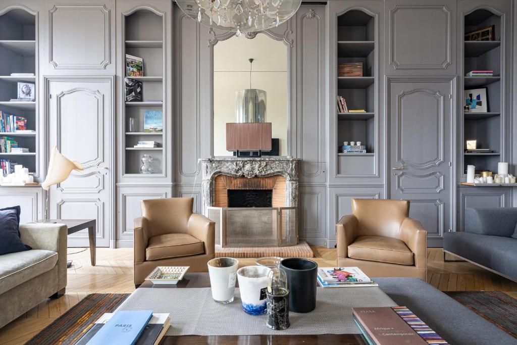 Luxury 4 Bedroom Eiffel Tower View - 2