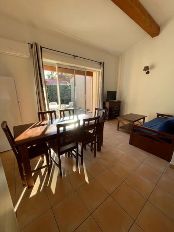 Carro, proche de la mer, appartement 2 chambres - 3