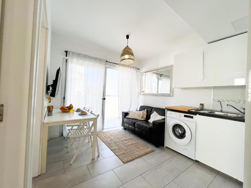 Casa Sol Bristol Sunset Beach - 4