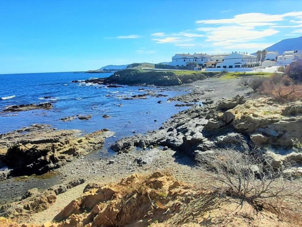 Apartamento en Llançà: 2 Habitaciones, Terraza, Frente a la Playa del Port, ¡Mascotas Bienvenidas! - ES-170-78 - 5