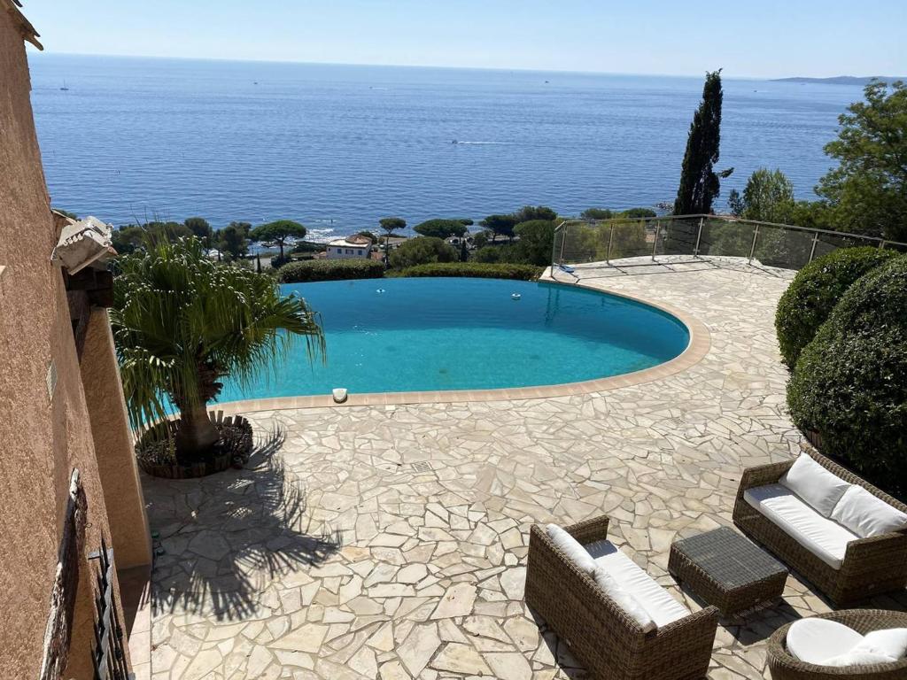 Villa avec piscine à débordement et climatisation, Côte d'Azur - FR-1-768-71 - 2