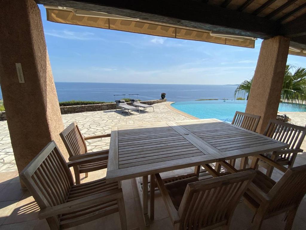 Villa avec piscine à débordement et climatisation, Côte d'Azur - FR-1-768-71 - 3