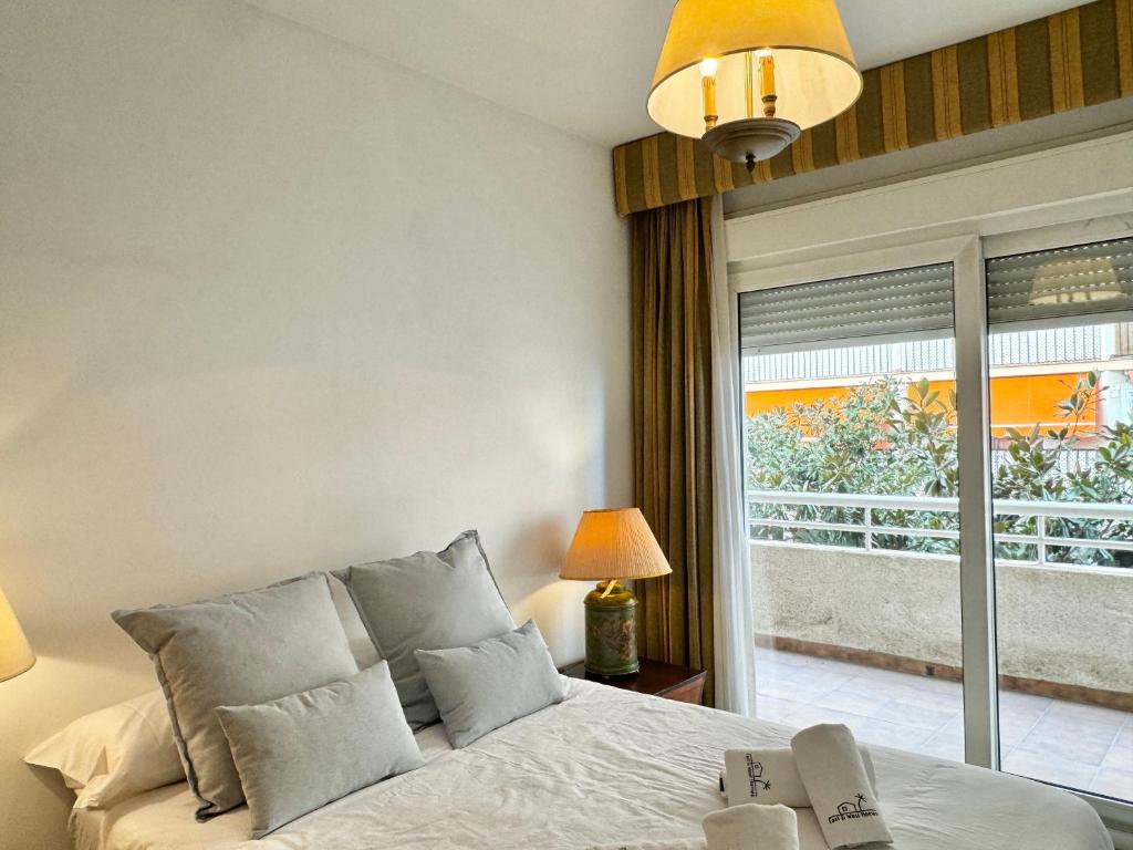 Stunning Apartment With Sea Views - EaW Homes - 4