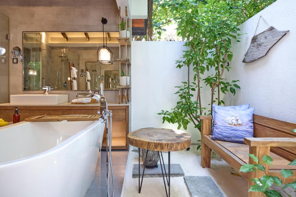 Grand Park Kodhipparu Maldives