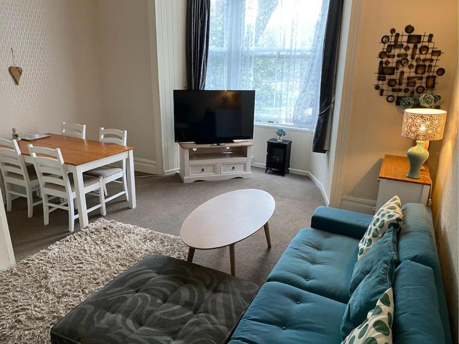 A dog-friendly one-bedroom apartment near Penzance sea front