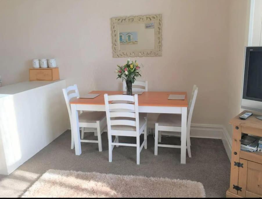 1 Bedroom Apartment near Penzance Sea Front photo 5