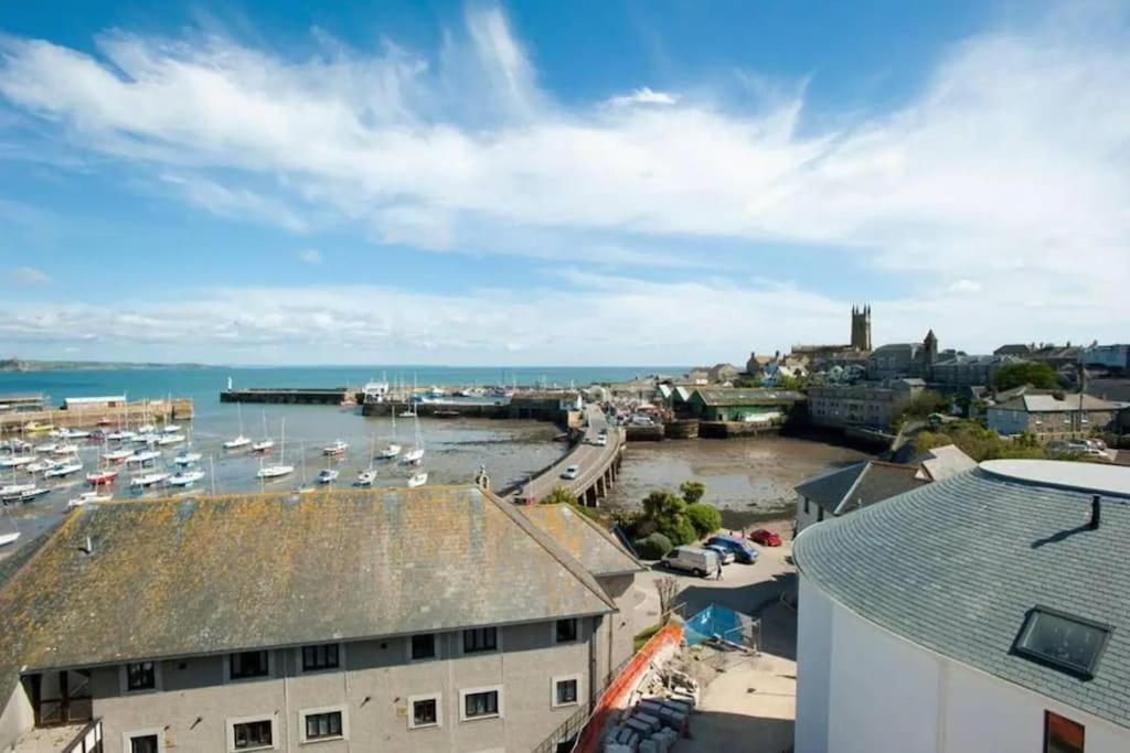 Bright 2-Bedroom Apartment, Penzance photo 6