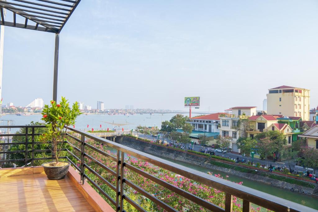 Khách sạn 68 ĐỒNG HẢI, Ðồng Hới