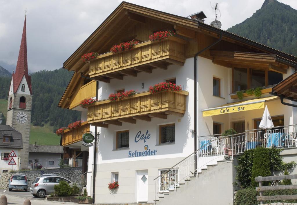 Cafe Schneider - 3