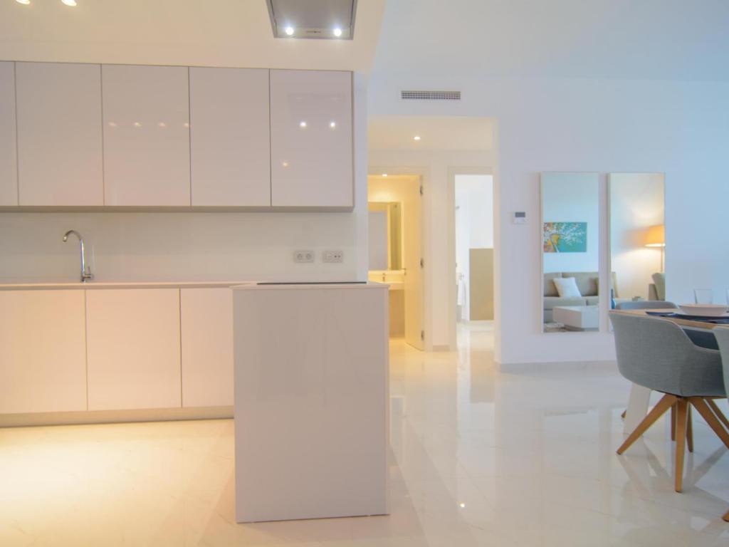 Brand new apartment in Belaire, pools, garden - 3