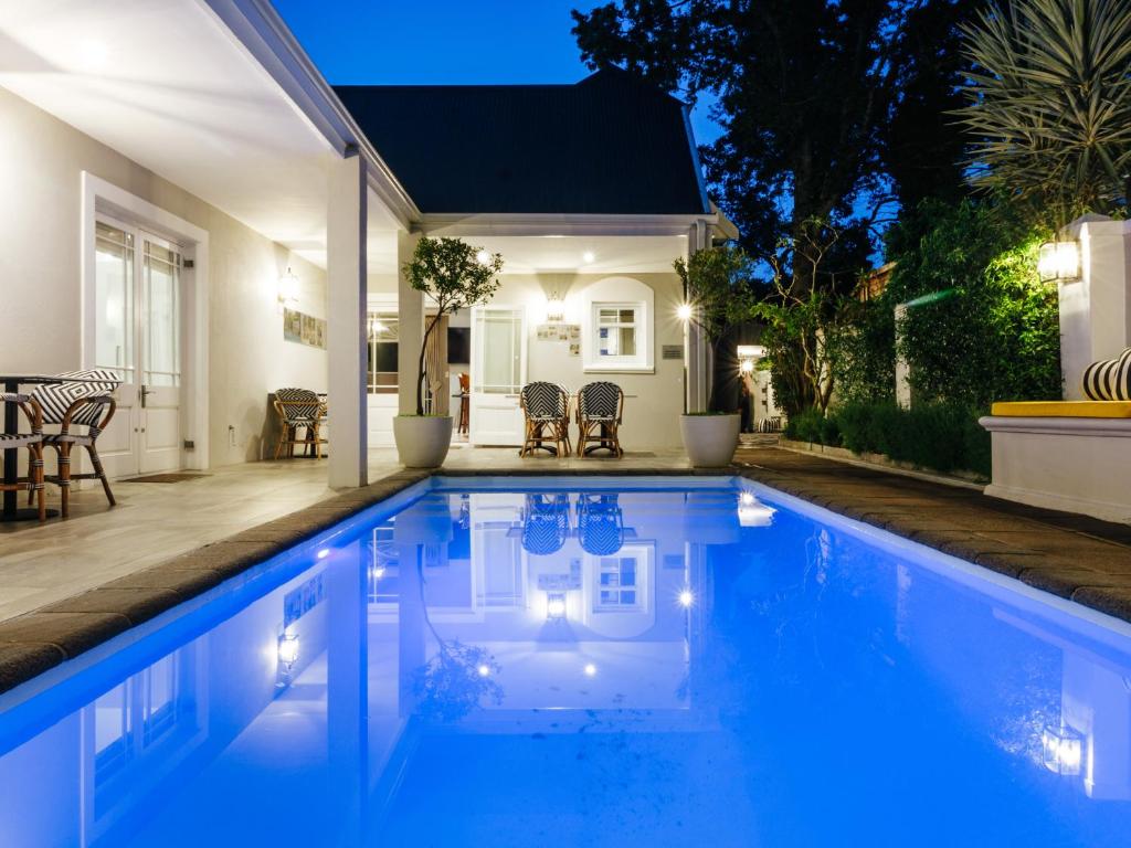 Fleur du Soleil Luxury Guesthouse スイミングプール