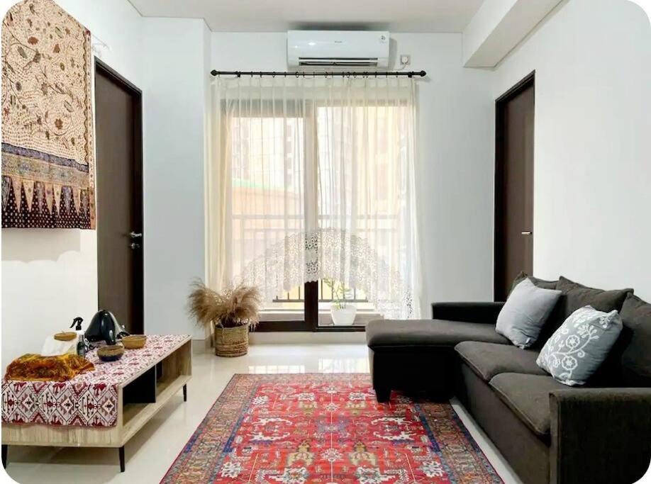 Apt Transpark Cibubur 2 BR With Wi-Fi & Pool, Kalimanggis