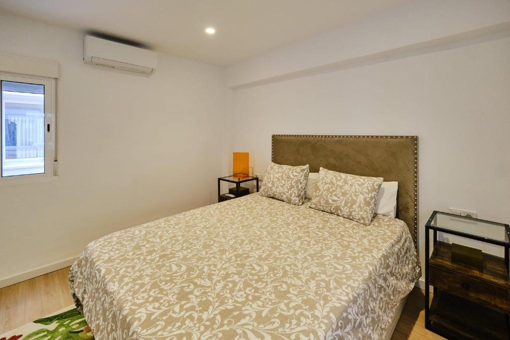 REINA FLAT - 5