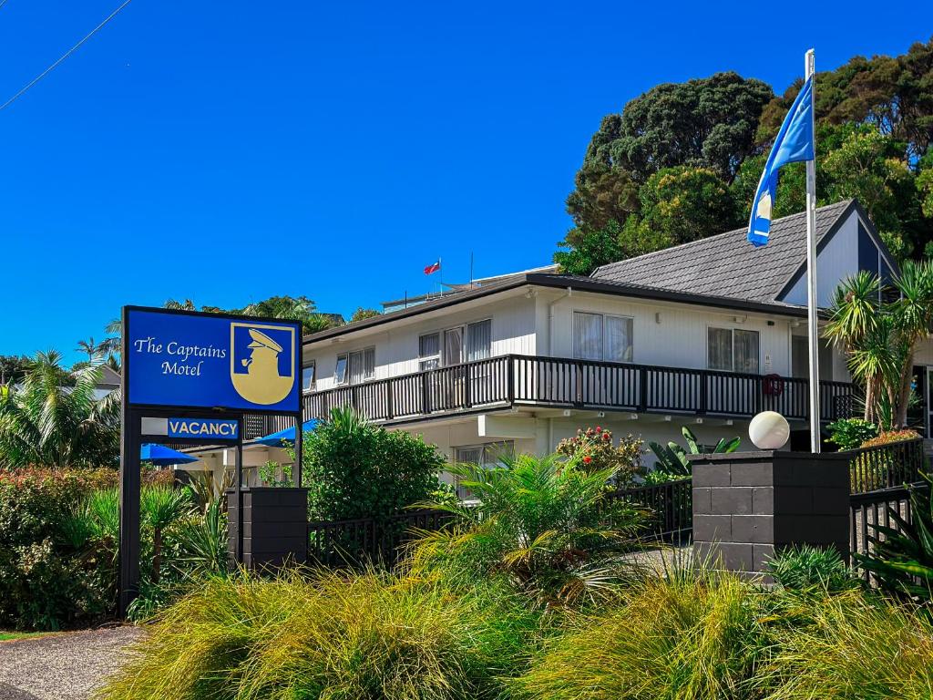 The Captains Motel, Russell
