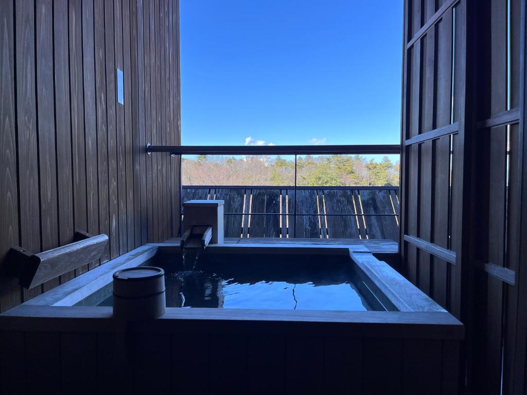 Hot spring bath