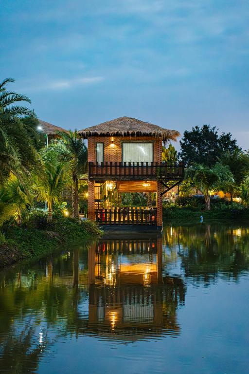 Khu nghỉ dưỡng sinh thái Charm Village