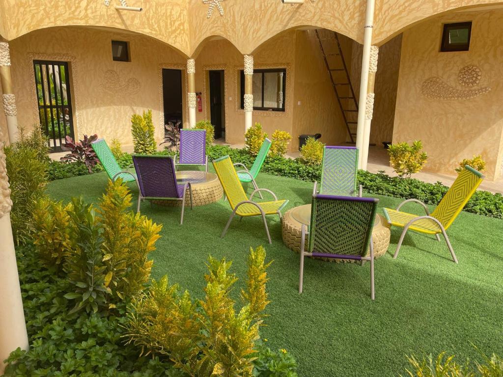 O Cupidon Doré, Saly Portudal