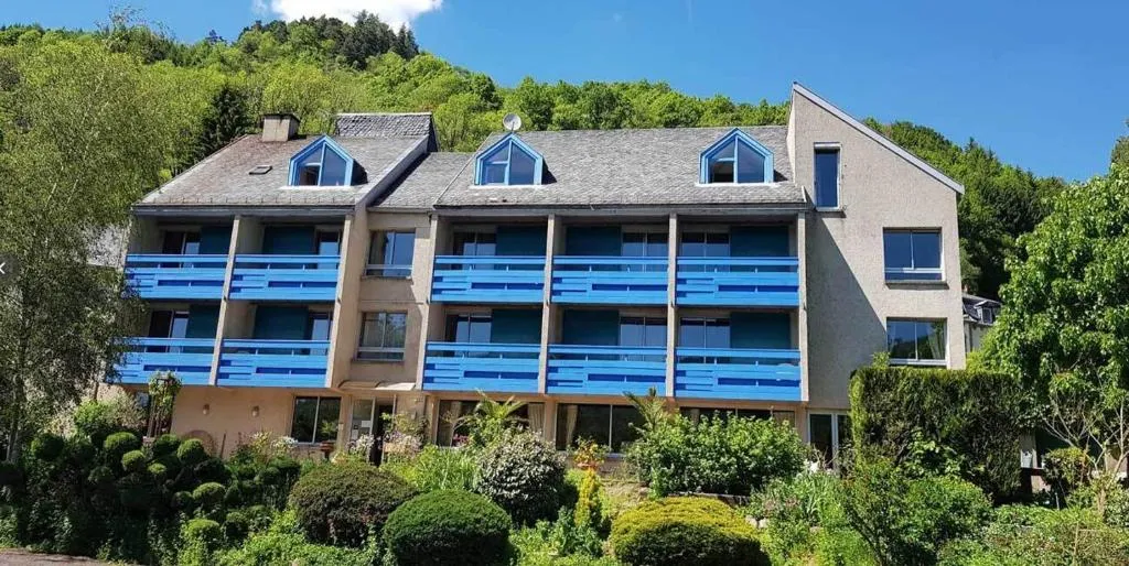Le Castel du Cantal Groupe Village Fani，位于蒂耶扎克的酒店