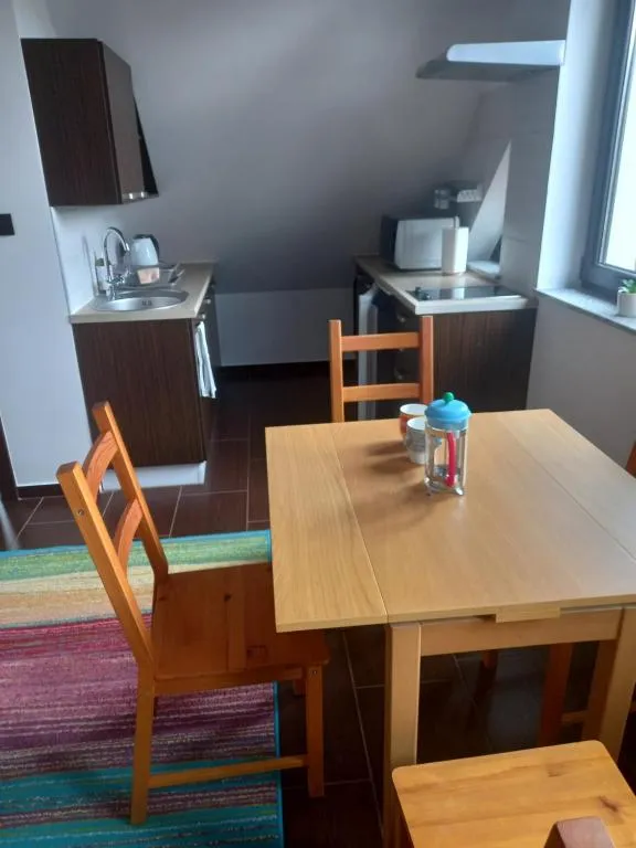 Olesiówka，位于Nowinka的酒店
