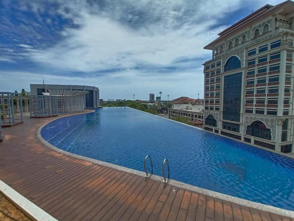 Great swimming pool